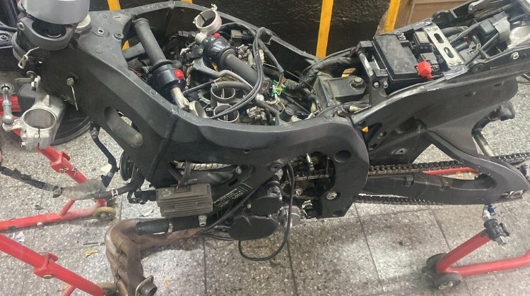 Carreras de Motos: Preparación Técnica y Mental, Desde el Taller hasta la Pista