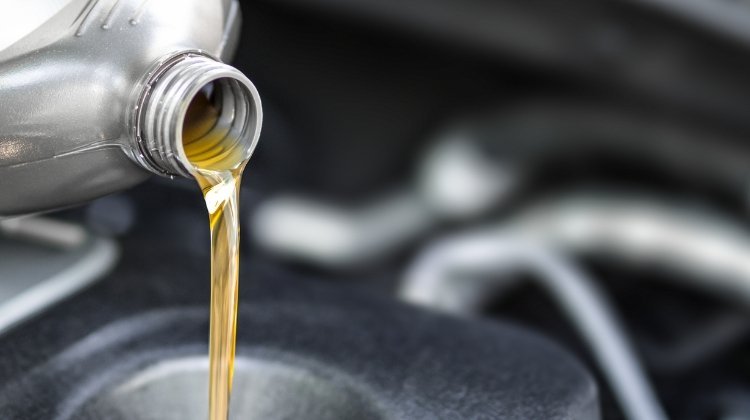 Por Qué el Cambio de Aceite y Filtros es Esencial para Cuidar tu Coche
